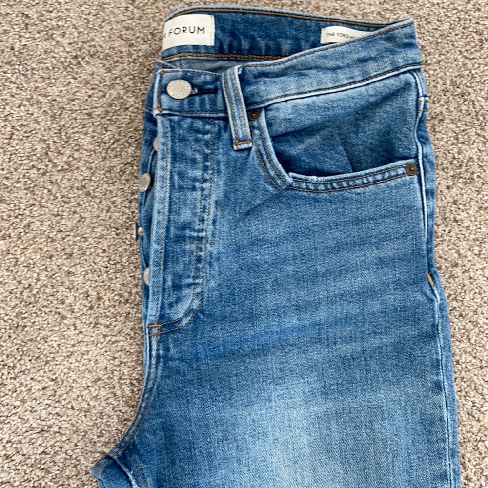 DENIM FORUM high rise slim fit jeans. Size 28